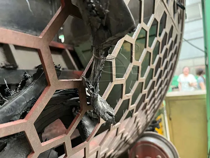 Экран шредера шин