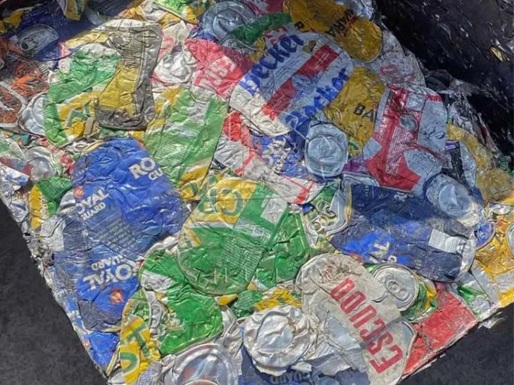 Compacted aluminium cans