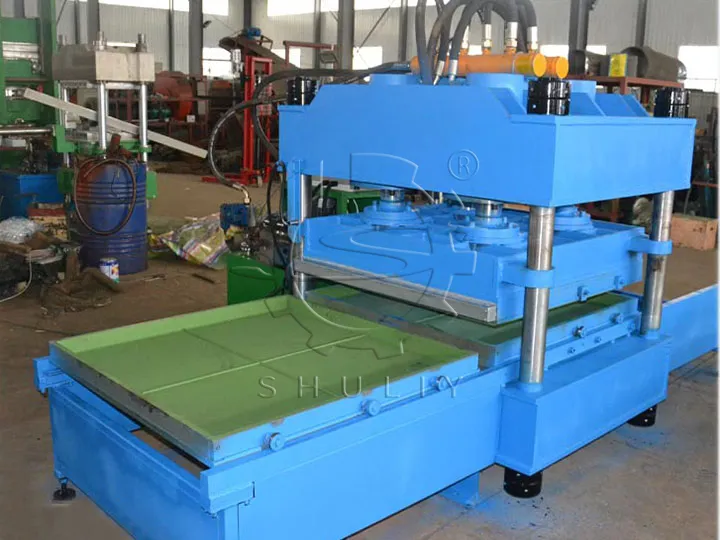 Rubber tiles forming machine