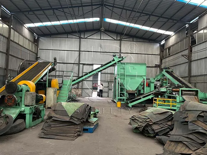 Machine de recyclage des pneus usagés